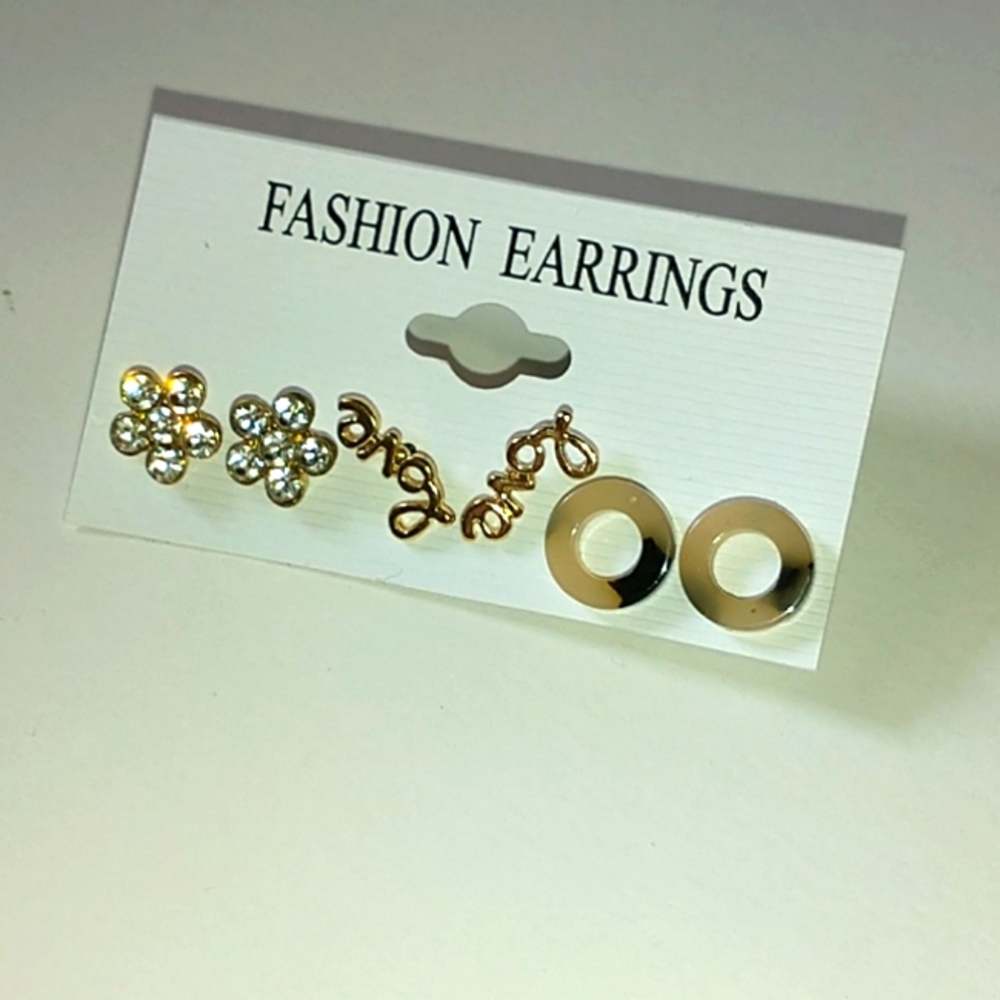 🔥 3/$24 Set of 3 pairs of earrings